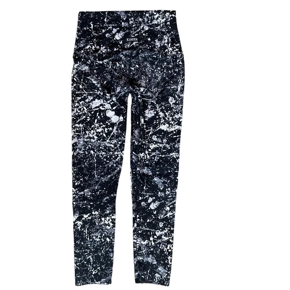 K-Deer Splatter Capri leggings size Small